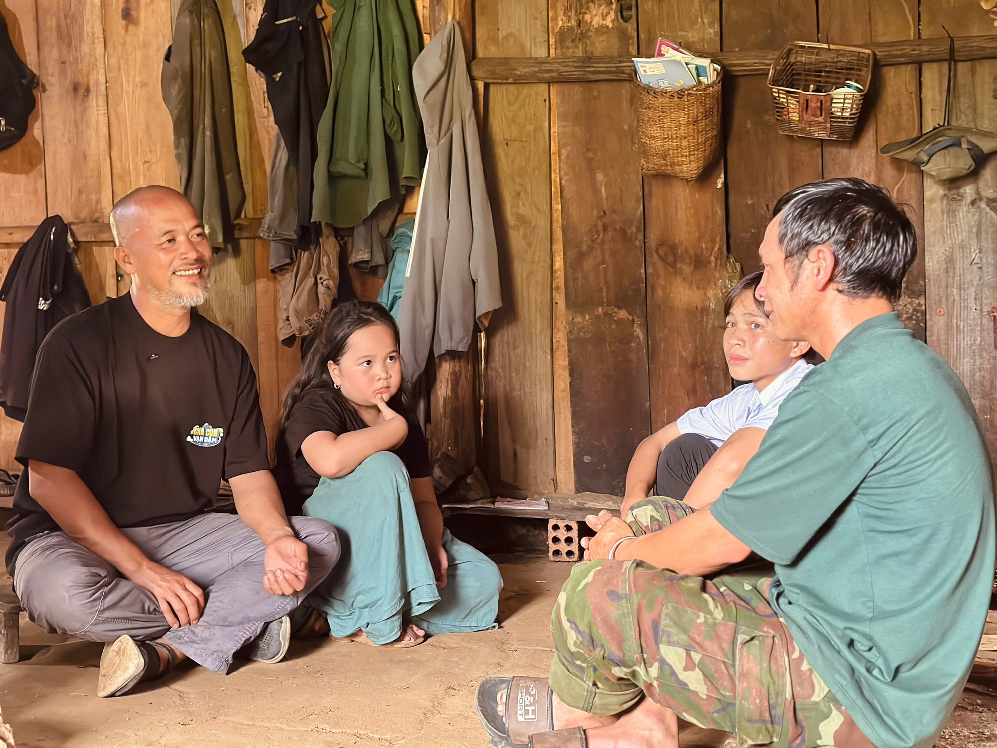 Ông bố họa sĩ gây ấn tượng bởi bài học dạy con gái 9 tuổi trong Ông bố họa sĩ gây ấn tượng bởi bài học dạy con gái 9 tuổi trong