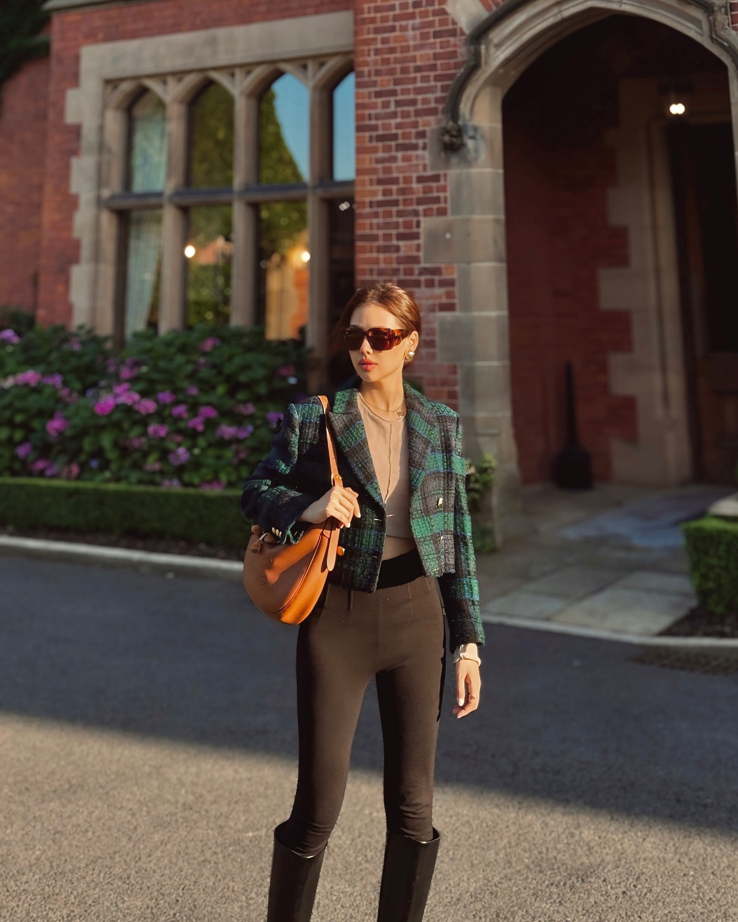 10 set đồ mùa đông cho thấy đẳng cấp thời trang của phu nhân tổng giám đốc tập đoàn nghìn tỷ - Ảnh 6.