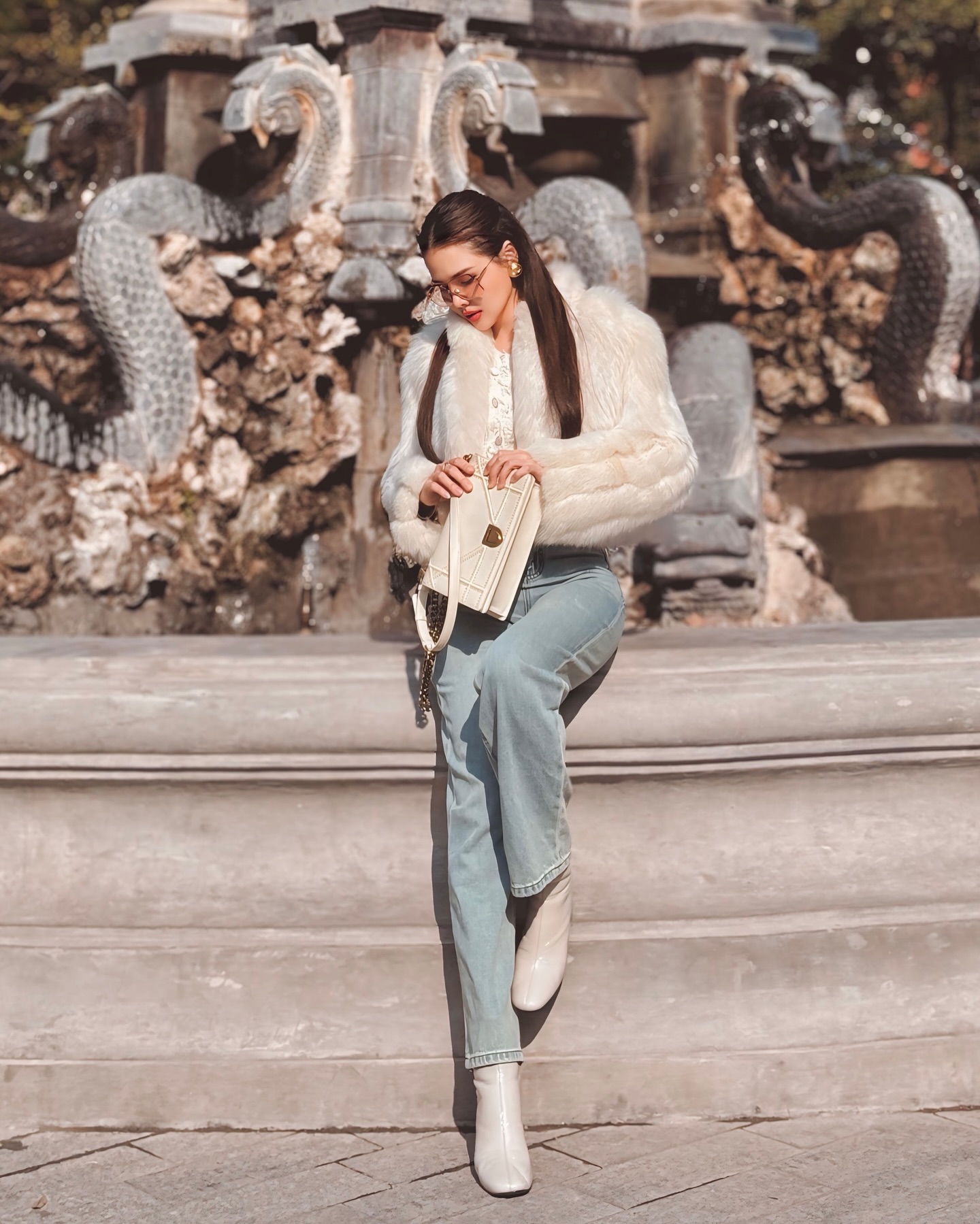 10 set đồ mùa đông cho thấy đẳng cấp thời trang của phu nhân tổng giám đốc tập đoàn nghìn tỷ - Ảnh 5.