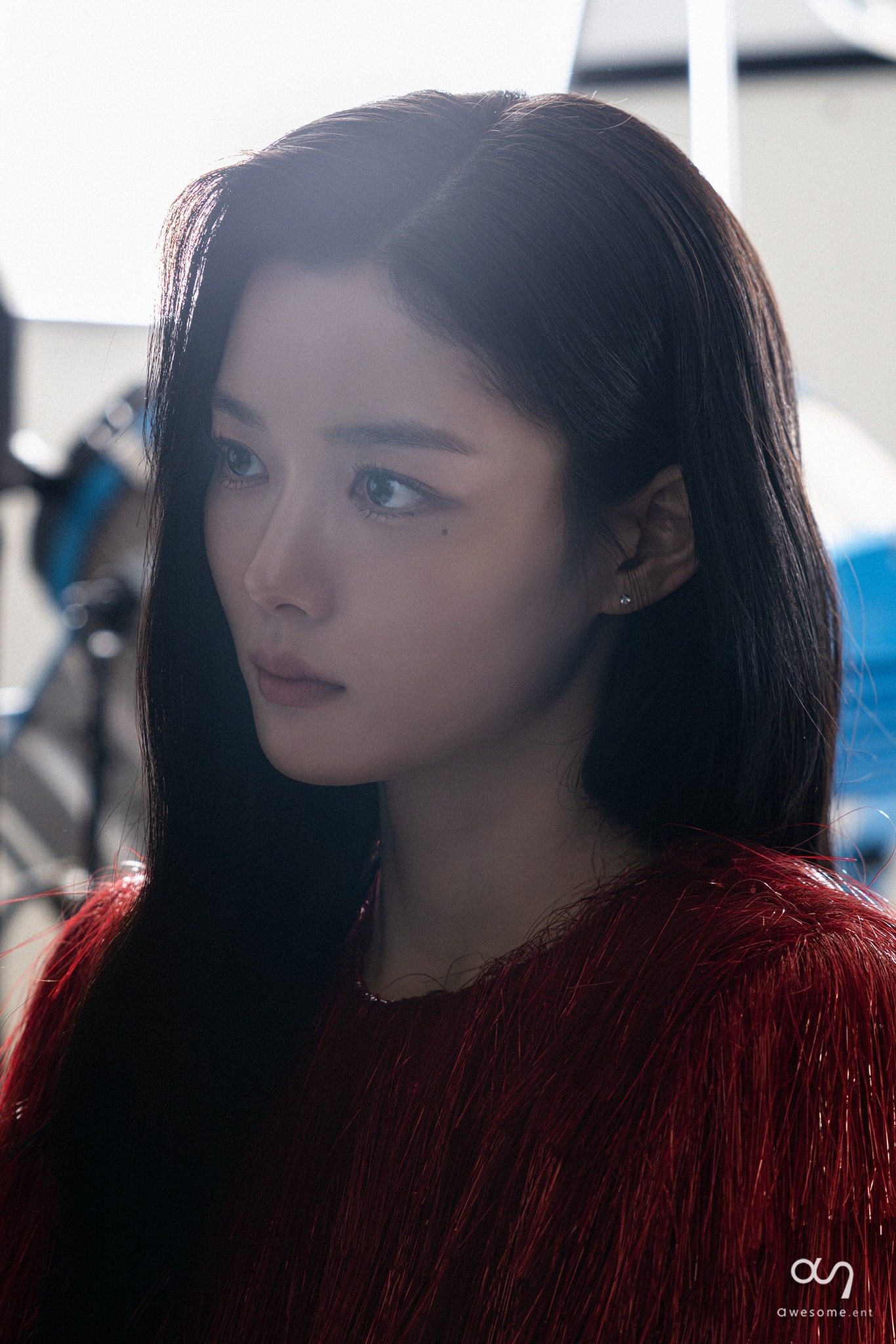 Nhìn Kim Yoo Jung mà rợn cả người - Ảnh 8. Nhìn Kim Yoo Jung mà rợn cả người - Ảnh 8.