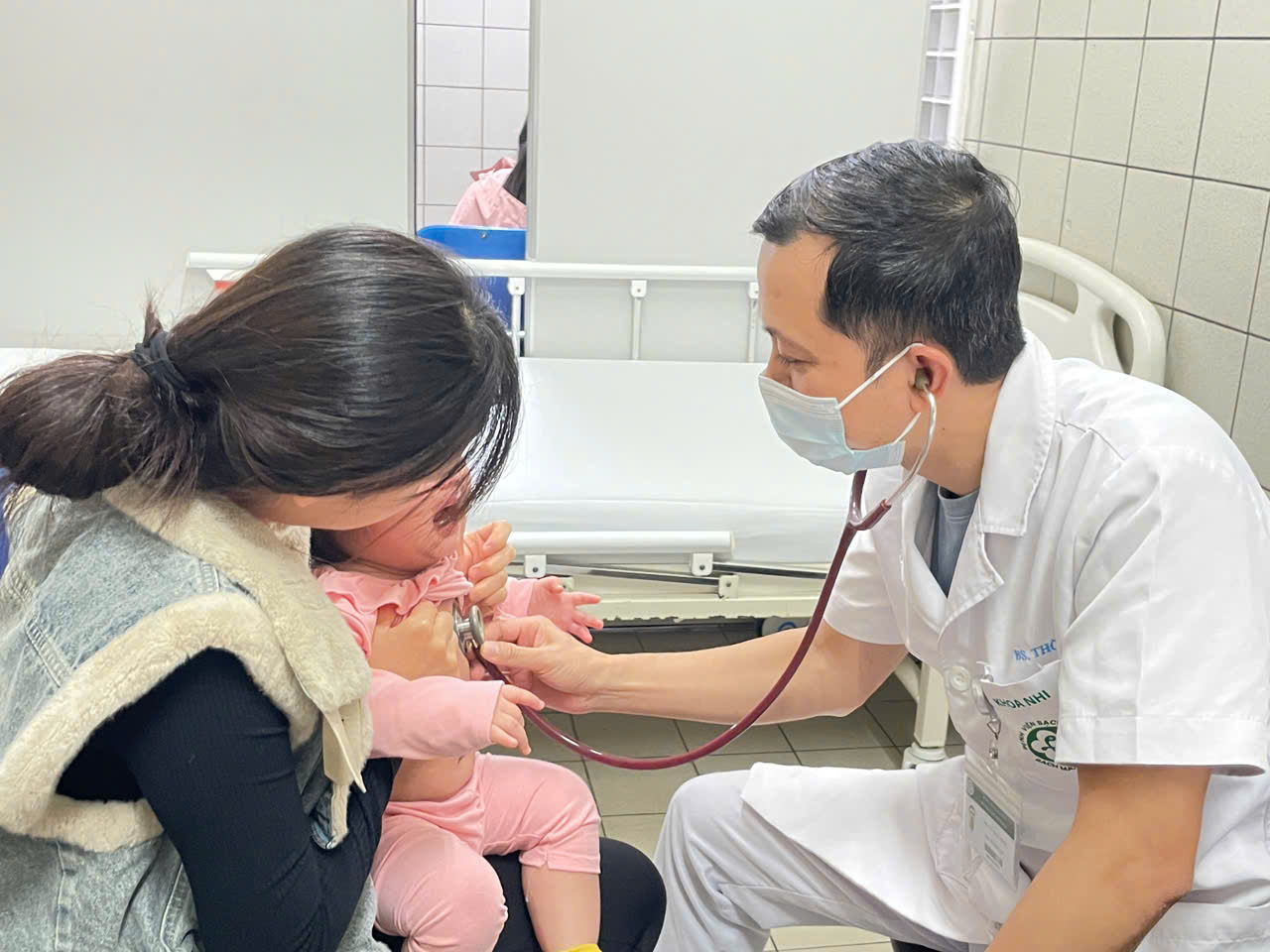 Cúm A bùng phát, nhiều học sinh nghỉ học - Ảnh 1. Cúm A bùng phát, nhiều học sinh nghỉ học - Ảnh 1.