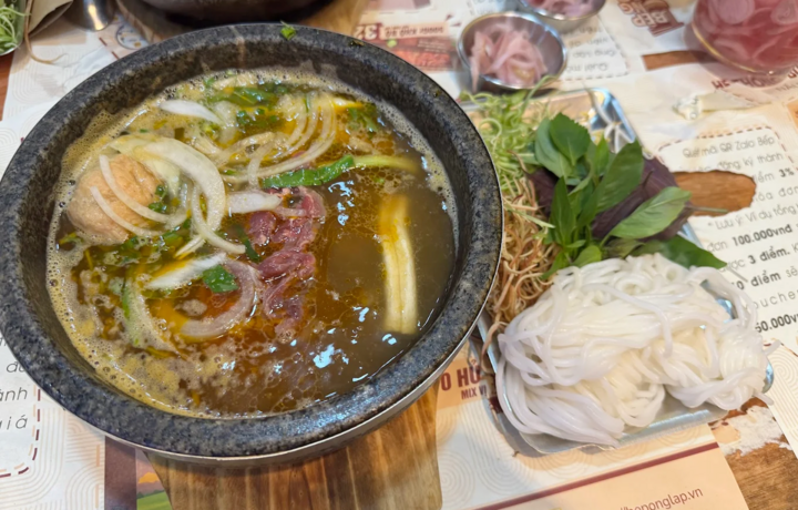 Cách nấu bún bò thố đá thơm ngon đơn giản - Ảnh 1. Cách nấu bún bò thố đá thơm ngon đơn giản - Ảnh 1.