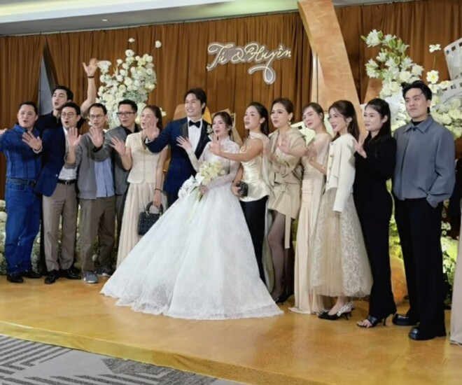 Ngọc Huyền liên tục khóc trong đám cưới với Đình Tú - Ảnh 2.