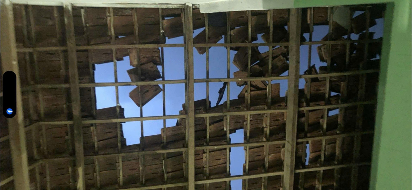 Bất an vì triều cường tấn công, xuyên đêm sơ tán người già, trẻ nhỏ - Ảnh 5.