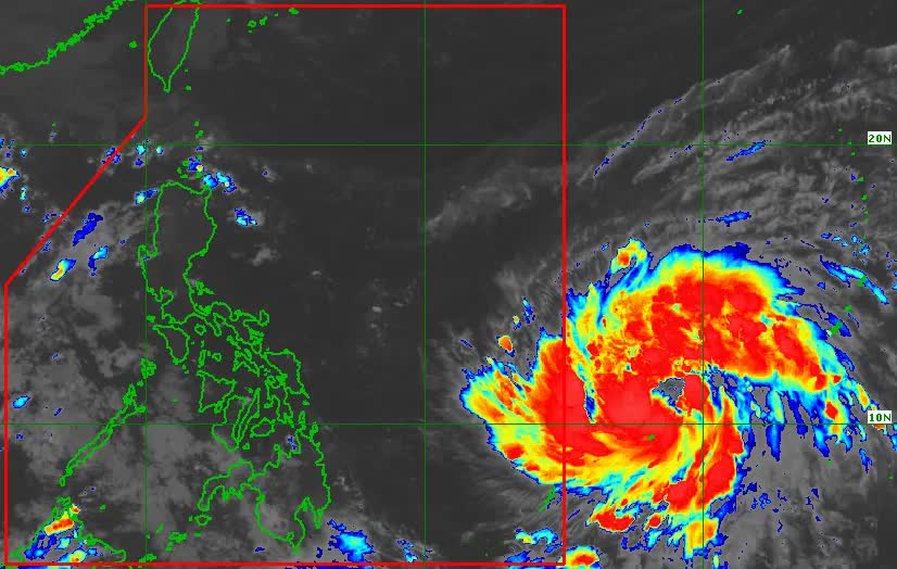 Phượng Hoàng có thể trở thành siêu bão ngay từ đêm mai, dự báo đạt cường độ cực đại khi đổ bộ vào đất liền - Ảnh 1. Phượng Hoàng có thể trở thành siêu bão ngay từ đêm mai, dự báo đạt cường độ cực đại khi đổ bộ vào đất liền - Ảnh 1.