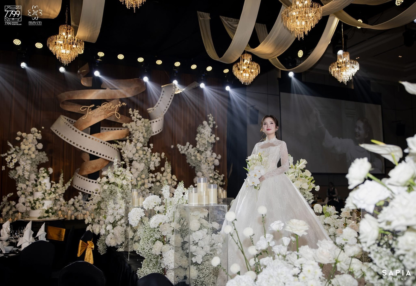 Ngọc Huyền liên tục khóc trong đám cưới với Đình Tú - Ảnh 4.