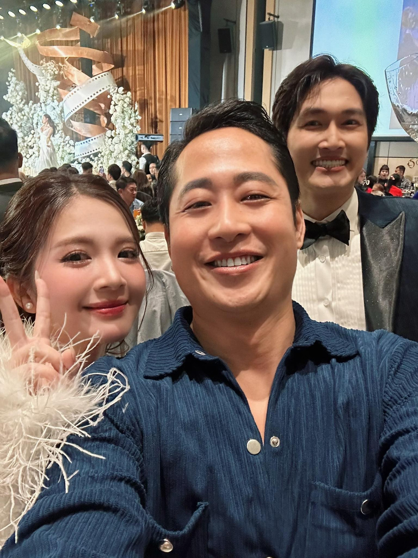 Ngọc Huyền liên tục khóc trong đám cưới với Đình Tú - Ảnh 1.