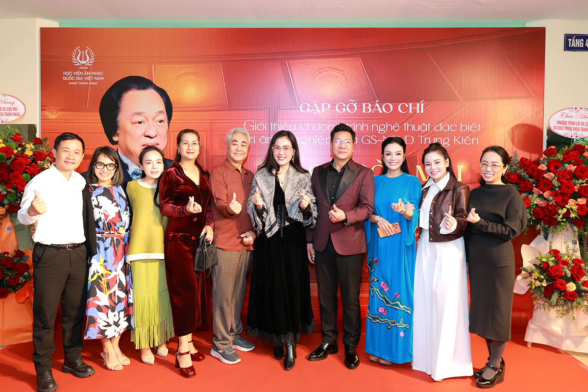 Sau gần một thập kỷ ấp ủ, “Lời ca còn mãi” thắp sáng ký ức về NSND Trung Kiên - Ảnh 1.