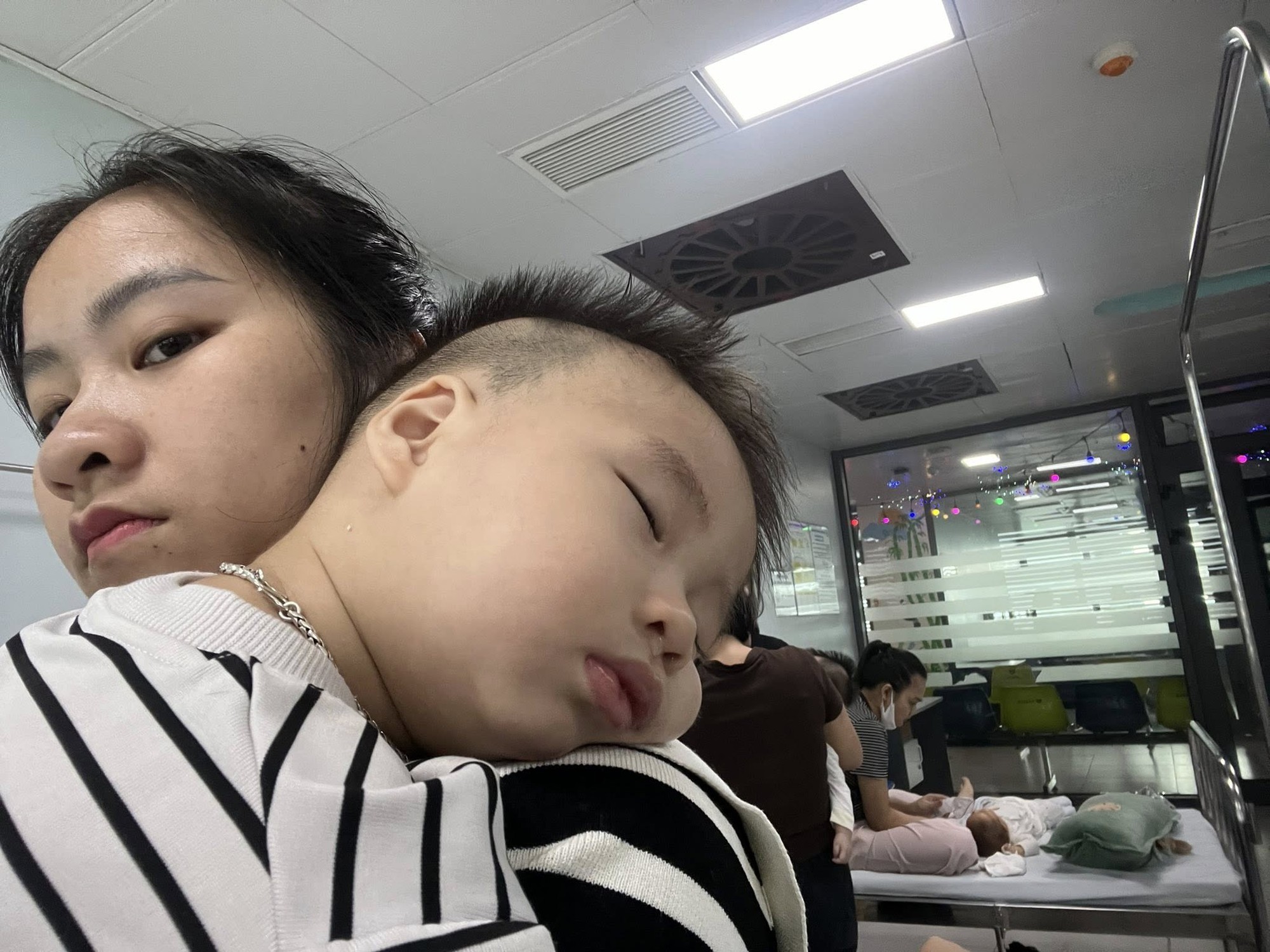 Em bé 9 tháng vật vã 9 ngày trong viện vì nhiễm RSV: Mẹ đừng chủ quan vì RSV không trừ 1 ai!- Ảnh 2.