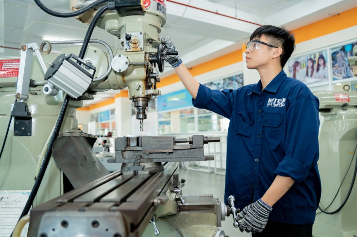 5 nghề 'ăn chắc mặc bền' cho dân khối A: Lương có thể chạm 70 triệu đồng/tháng, thị trường đang “khát” nhân lực - Ảnh 3.