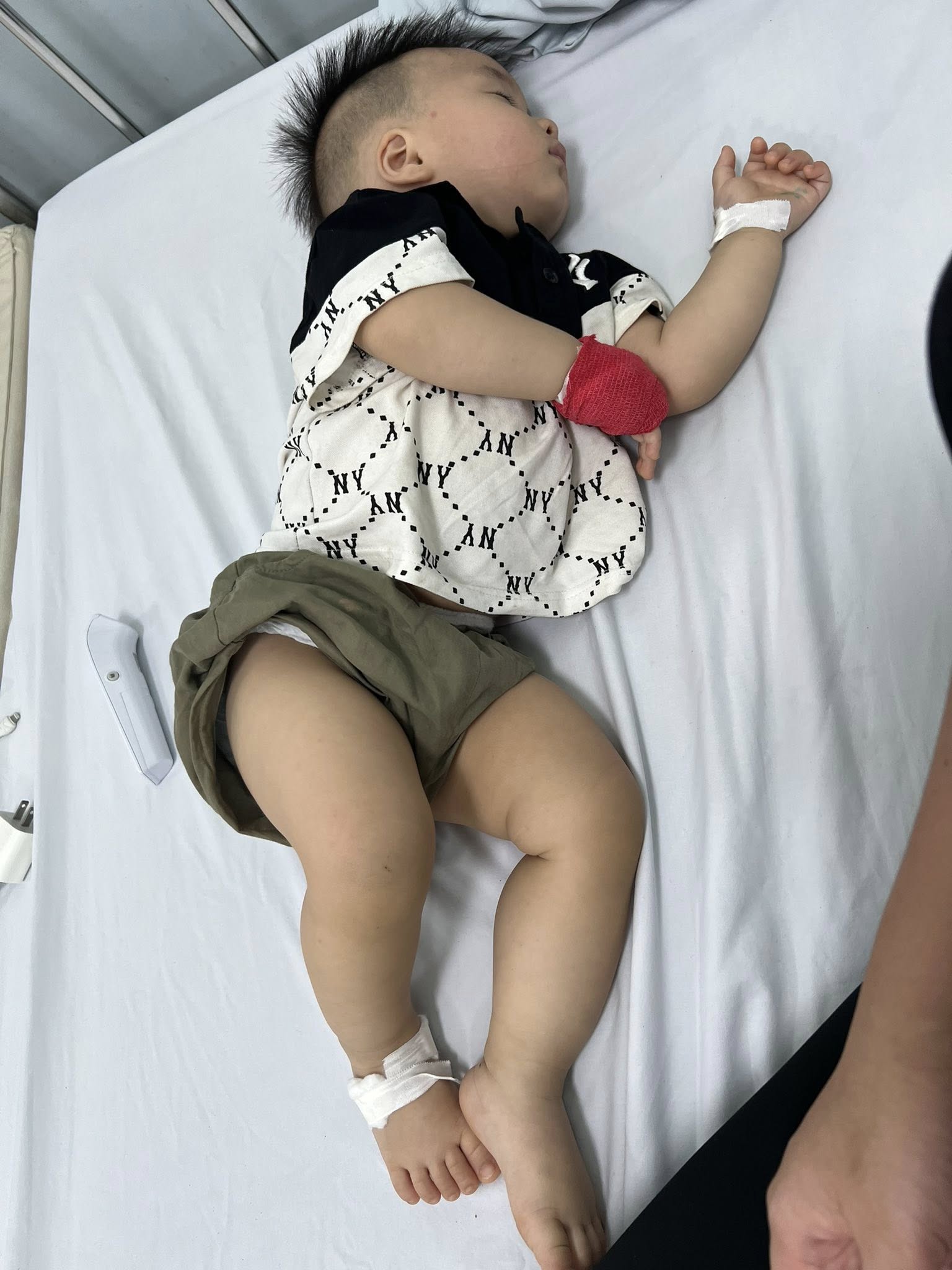 Em bé 9 tháng vật vã 9 ngày trong viện vì nhiễm RSV: Mẹ đừng chủ quan vì RSV không trừ 1 ai!- Ảnh 3.