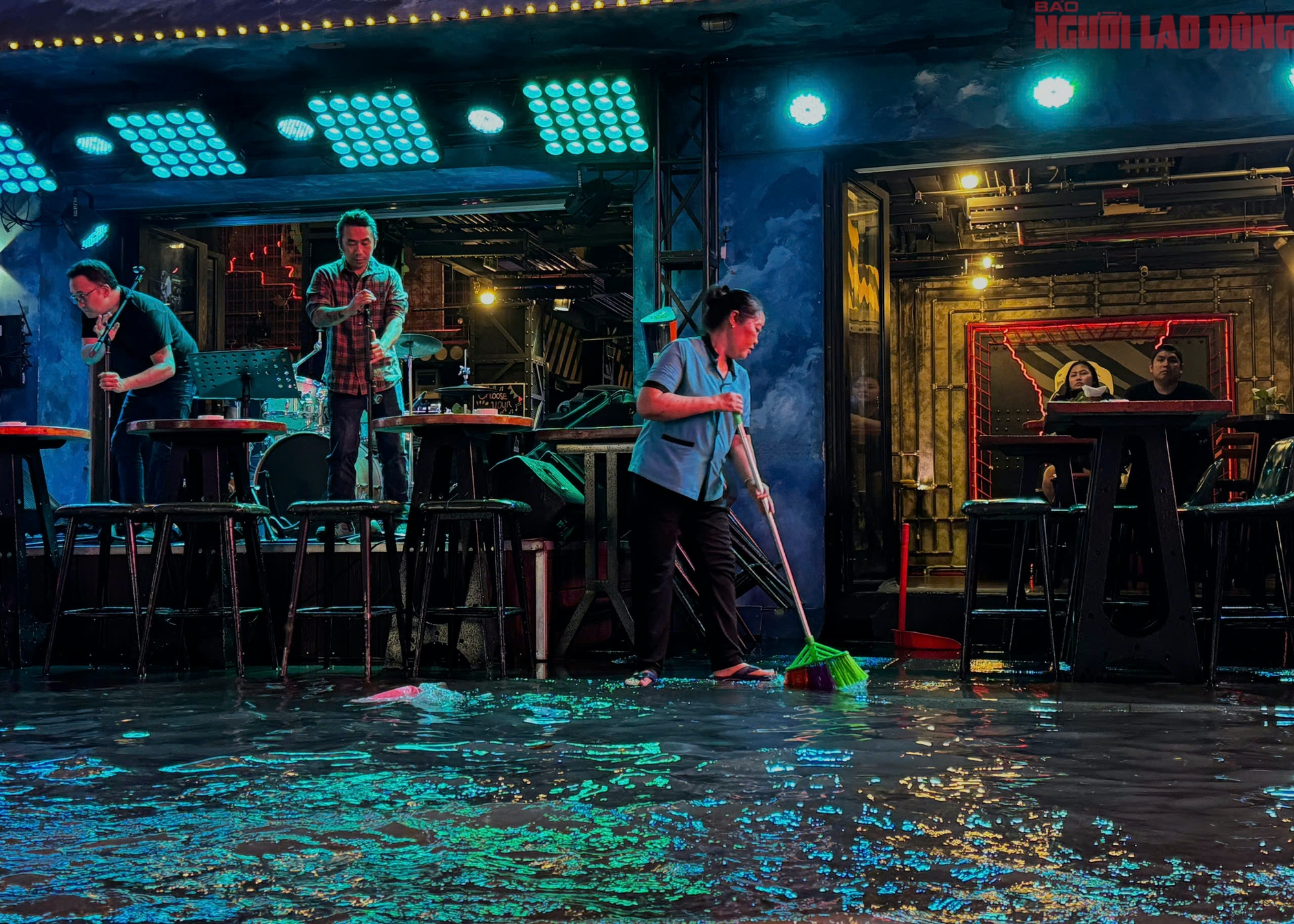 - Ảnh 12. - Ảnh 12.