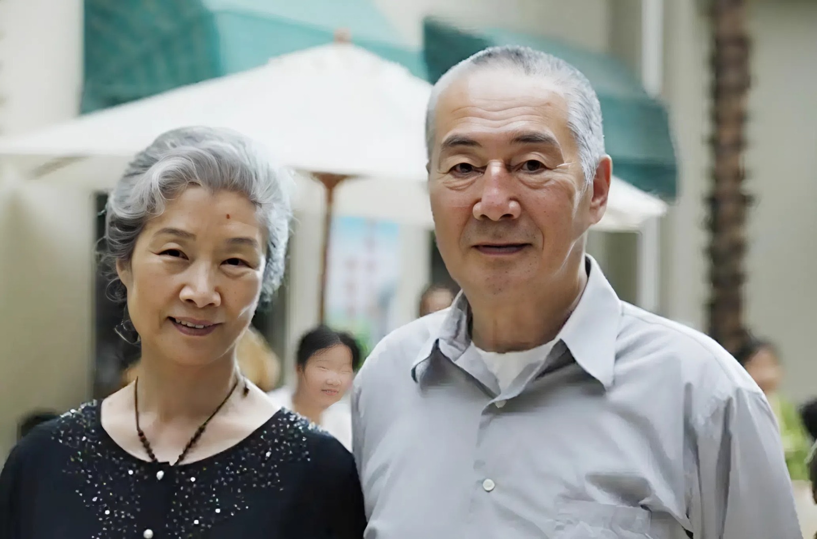 Ông bố bị chế nhạo vì đẻ tận 8 đứa con gái, "toàn một lũ vịt giời": 30 năm sau, ông là người cười to nhất làng! - Ảnh 1. Ông bố bị chế nhạo vì đẻ tận 8 đứa con gái, "toàn một lũ vịt giời": 30 năm sau, ông là người cười to nhất làng! - Ảnh 1.