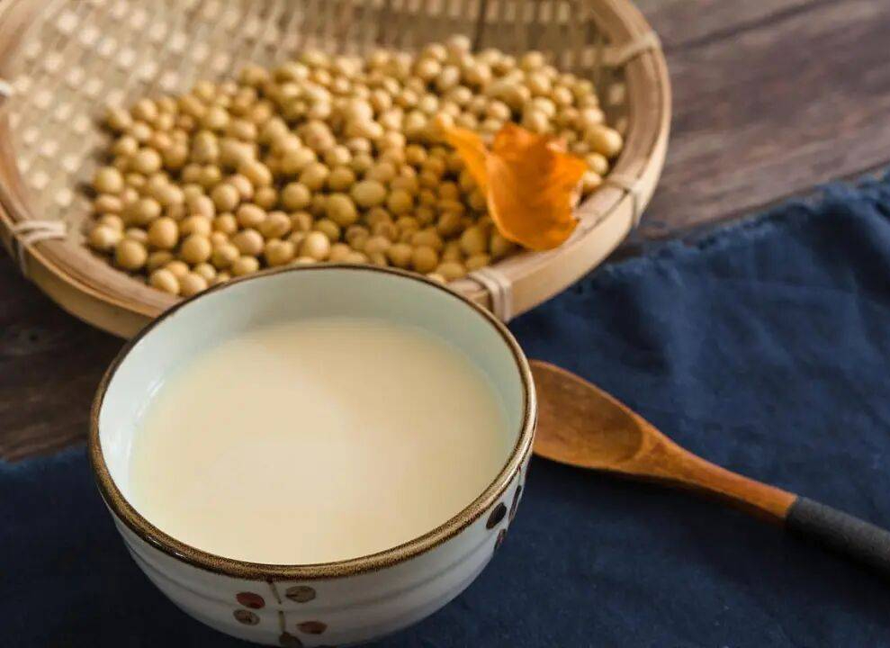 6 công thức sữa đậu nành cực tốt: Phụ nữ hãy luân phiên uống trong mùa đông để dưỡng ẩm da, bổ tỳ vị - Ảnh 2.