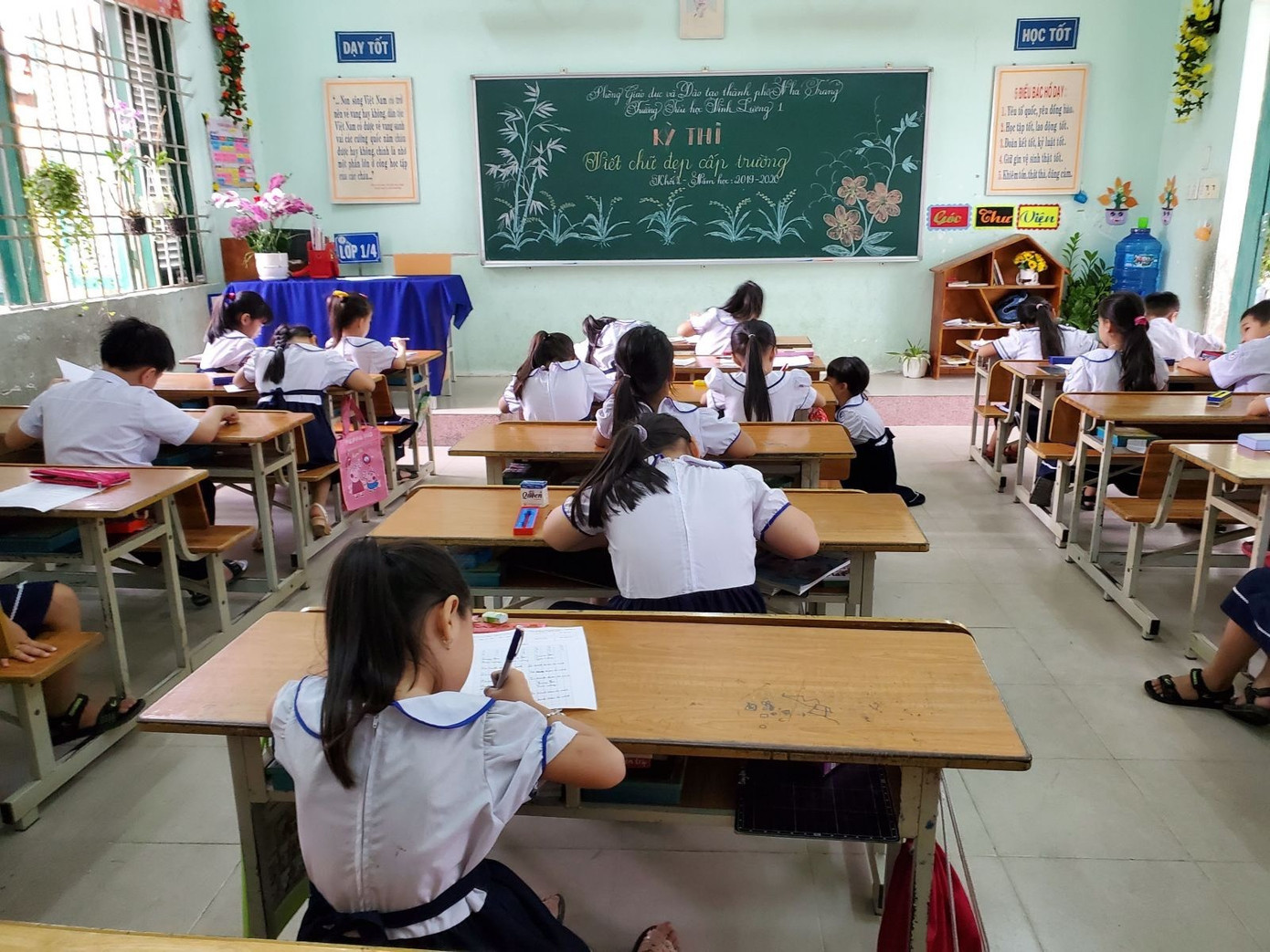 Quy định phạt đến 10 triệu đồng nếu ép con học: Làm rõ thế nào là ’cưỡng ép’ và ‘ quá sức’? - Ảnh 2.