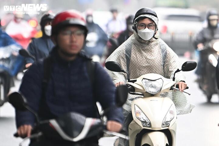 Chuyên gia lý giải vì sao Hà Nội nồm ẩm bất thường - Ảnh 1.