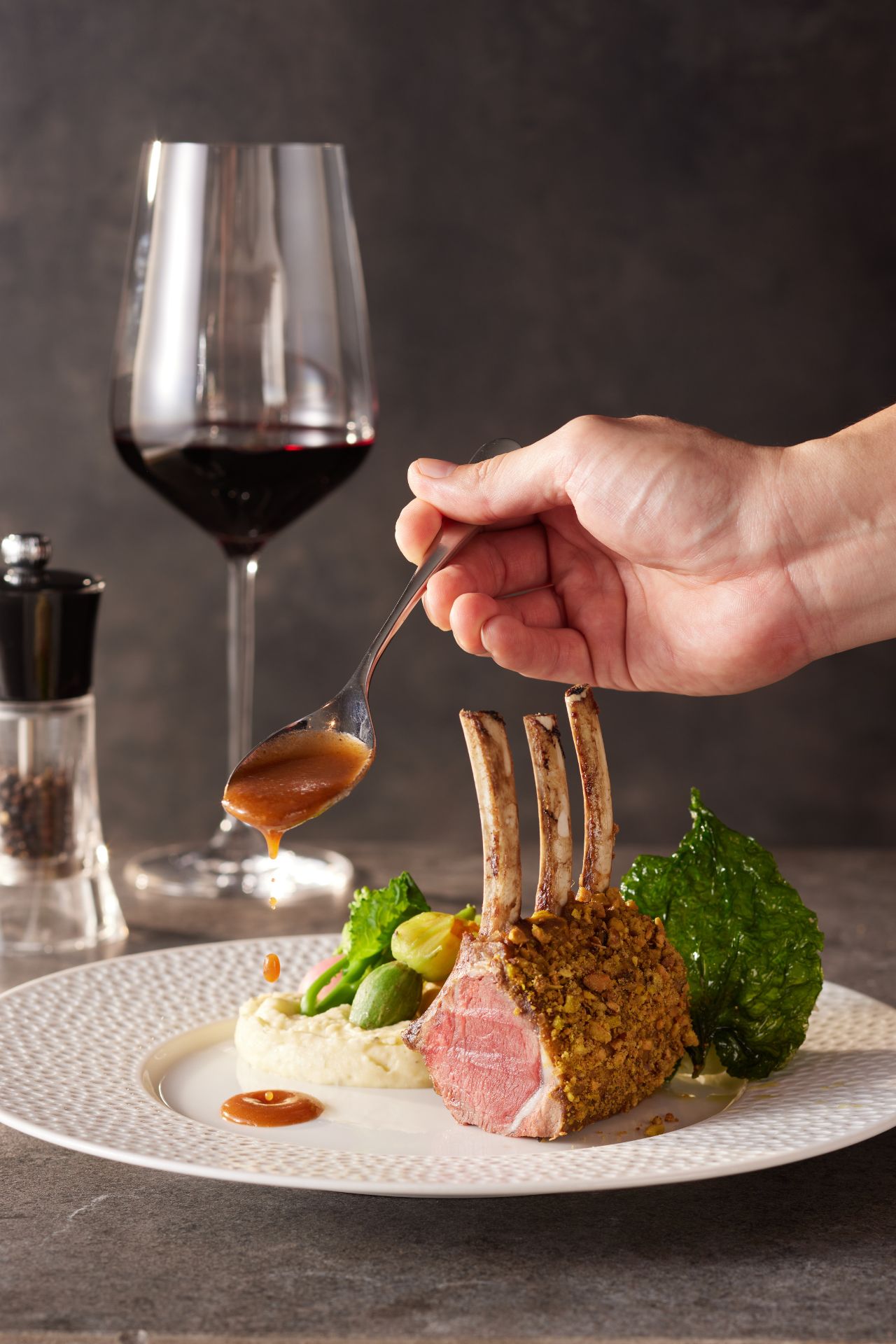 Mỹ vị bốn bán cầu hội tụ trong hành trình ẩm thực mới của Hemispheres Steak & Seafood Grill- Ảnh 3.