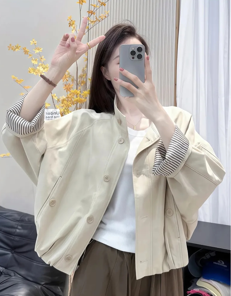 Mặc đẹp mà không lo "đau ví": Săn áo khoác, áo len hot trend đang sale sâu tại Lazada! - Ảnh 1.