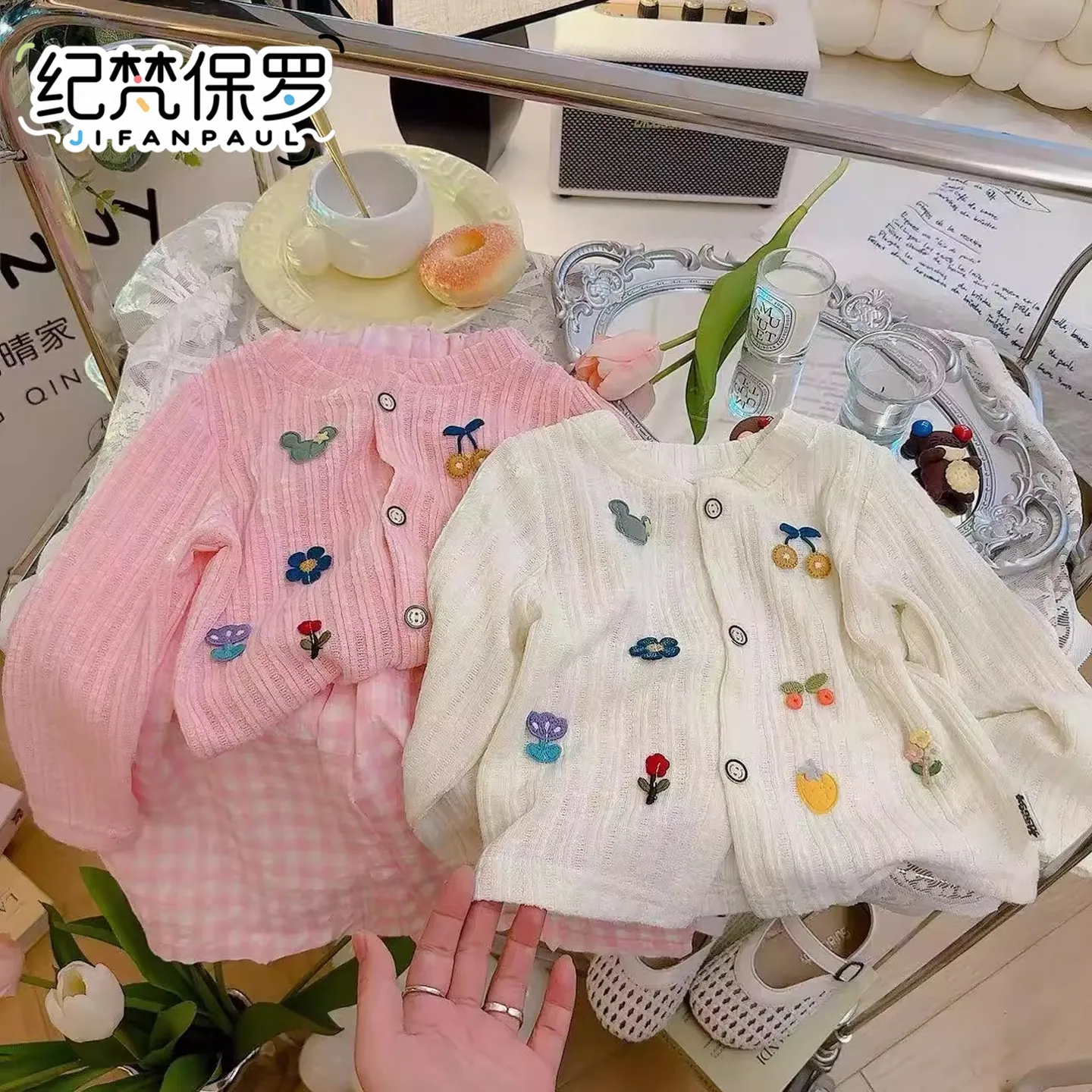 Mặc đẹp mà không lo "đau ví": Săn áo khoác, áo len hot trend đang sale sâu tại Lazada! - Ảnh 9.