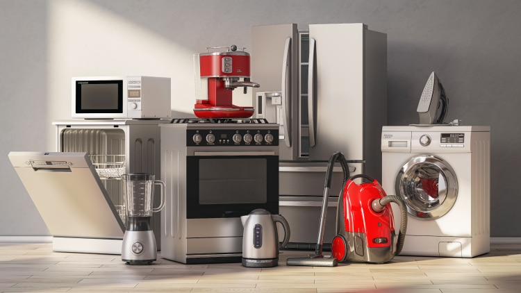 55 tuổi trở đi: Đừng mua 7 thứ này nếu không muốn tuổi già “đốt tiền oan” - Ảnh 1.