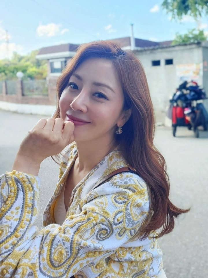 Đến tuổi trung niên, tôi nhận ra kẻ khiến mình nghèo đi không phải mức lương - mà là những khoản chi vô nghĩa bào mòn từng ngày - Ảnh 2.