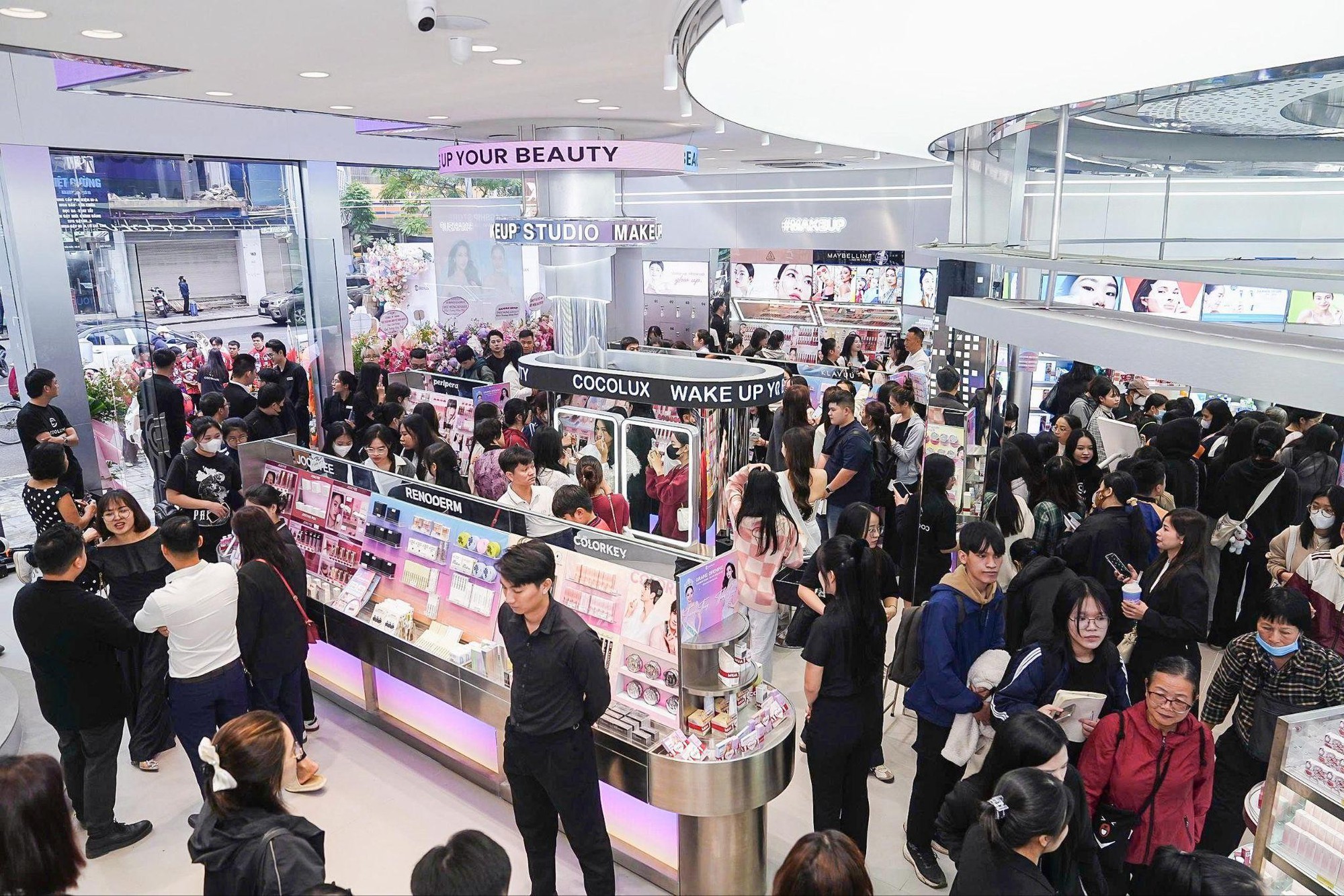 Flagship Cocolux 134 Cầu Giấy - N&acirc;ng chuẩn trải nghiệm mua sắm mỹ phẩm l&ecirc;n tầm mới - Ảnh 5.