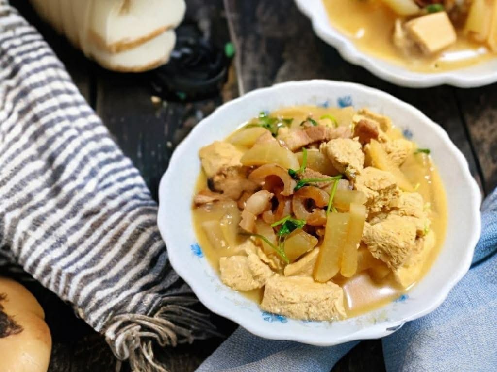 Đậu phụ đem đông lạnh rồi nấu theo cách này, cực ngon lại ấm bụng, dễ tiêu hóa - Ảnh 7.