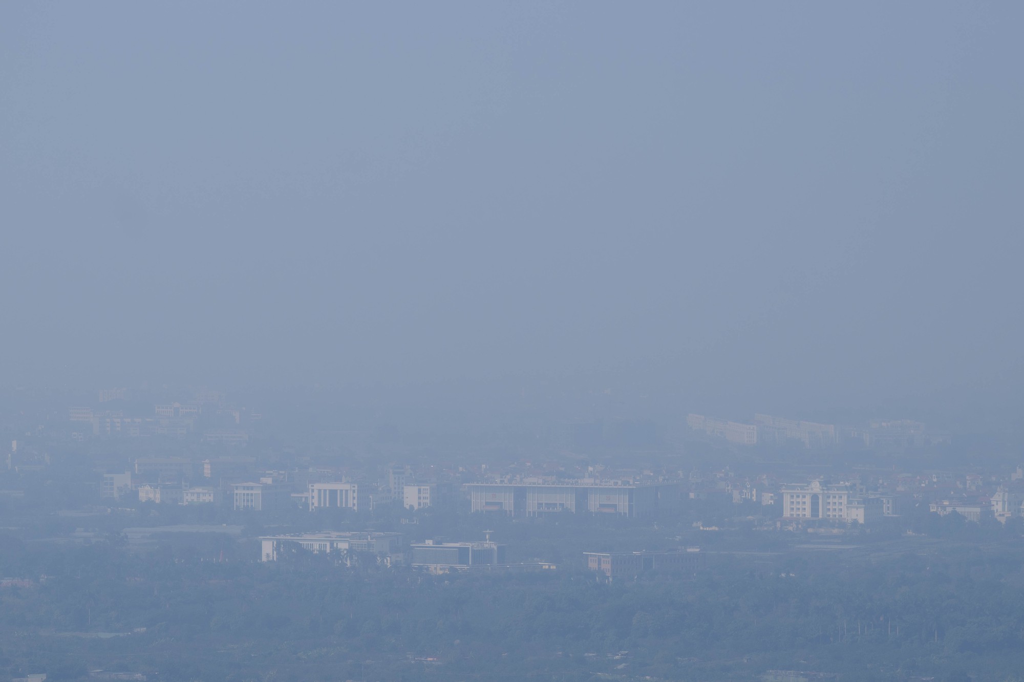 Hà Nội ô nhiễm bụi mịn nghiêm trọng ảnh hưởng sức khỏe người dân - Ảnh 11. Hà Nội ô nhiễm bụi mịn nghiêm trọng ảnh hưởng sức khỏe người dân - Ảnh 11.