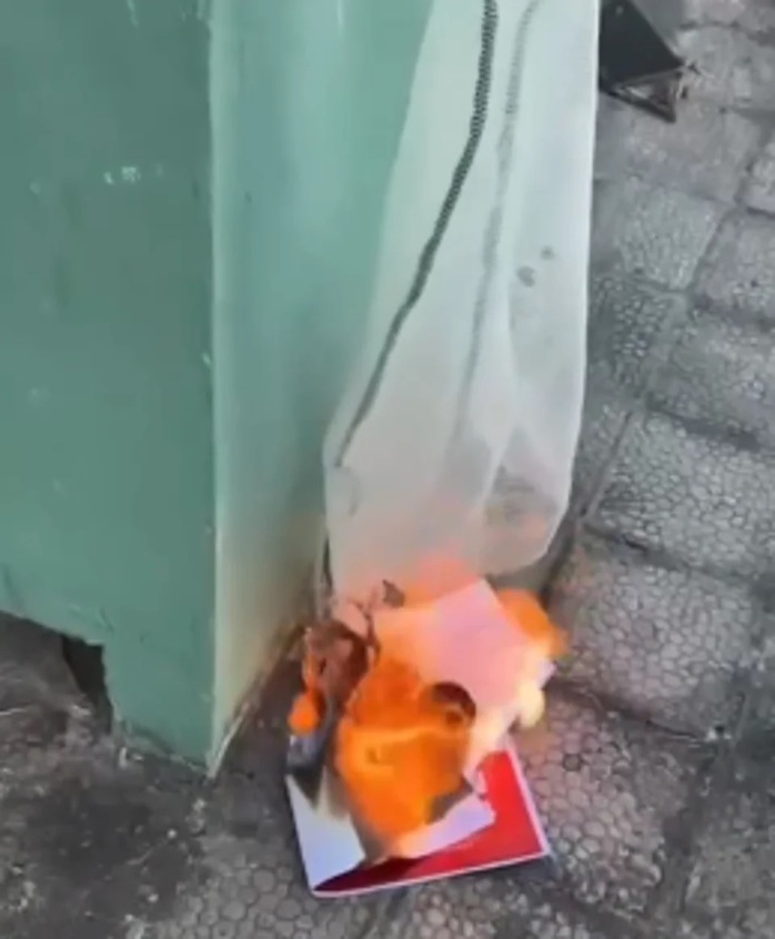 Cháy chung cư Hồng Kông: Tiết lộ của cư dân kèm ảnh hiện trường gây bất ngờ - Ảnh 3. Cháy chung cư Hồng Kông: Tiết lộ của cư dân kèm ảnh hiện trường gây bất ngờ - Ảnh 3.