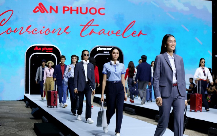 san-khau-an-phuoc-conscious-traveler-show-1-1764583166219401508845-40-0-1640-2560-crop-176458393238491356602-1764598819265-1764598820158346409443.jpg