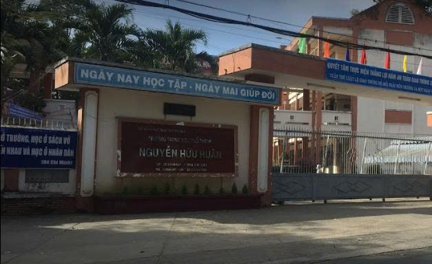 Vụ học sinh có dấu hiệu phản vệ với món cá: Trường THPT Nguyễn Huân tạm dừng ăn bán trú từ 1-12 - Ảnh 1.
