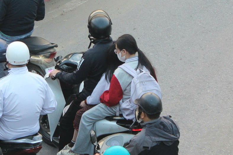 T&igrave;nh h&igrave;nh giao th&ocirc;ng tại H&agrave; Nội ng&agrave;y đầu camera AI hoạt động hiệu quả r&otilde; rệt - Ảnh 4.