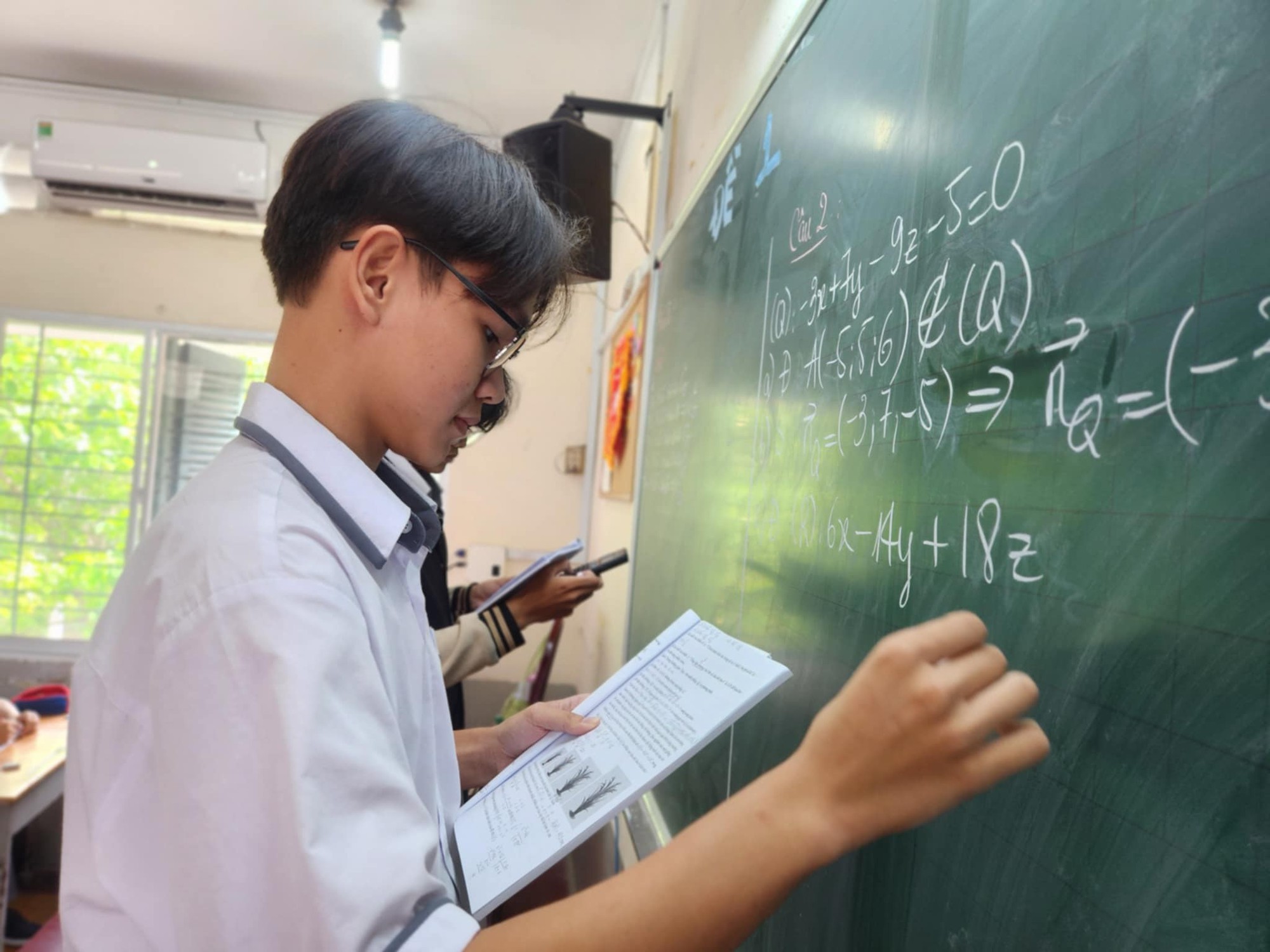 Linh hoạt quy định về dạy th&ecirc;m, học th&ecirc;m - Ảnh 1.