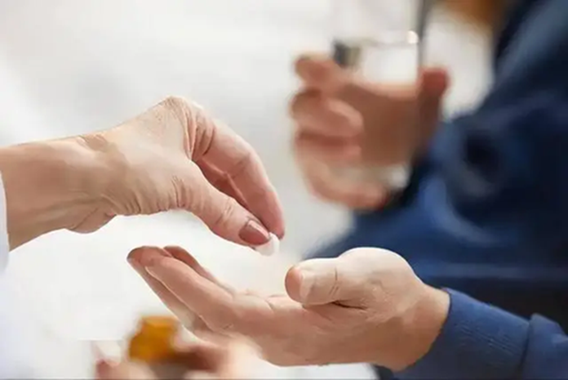 Ngày càng nhiều người tử vong vì ung thư gan? Bác sĩ khuyên: Trời lạnh thà ngồi không, còn hơn làm 5 việc này- Ảnh 2.