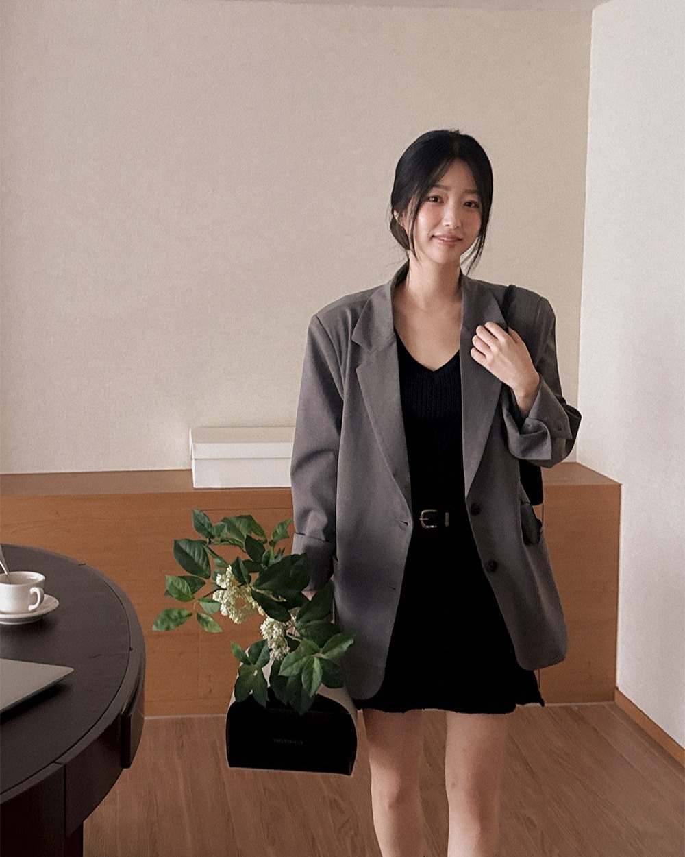 5 Tông màu trang phục tôn da hoàn hảo cho vẻ đẹp thời trang sang trọng - Ảnh 17. 5 Tông màu trang phục tôn da hoàn hảo cho vẻ đẹp thời trang sang trọng - Ảnh 17.