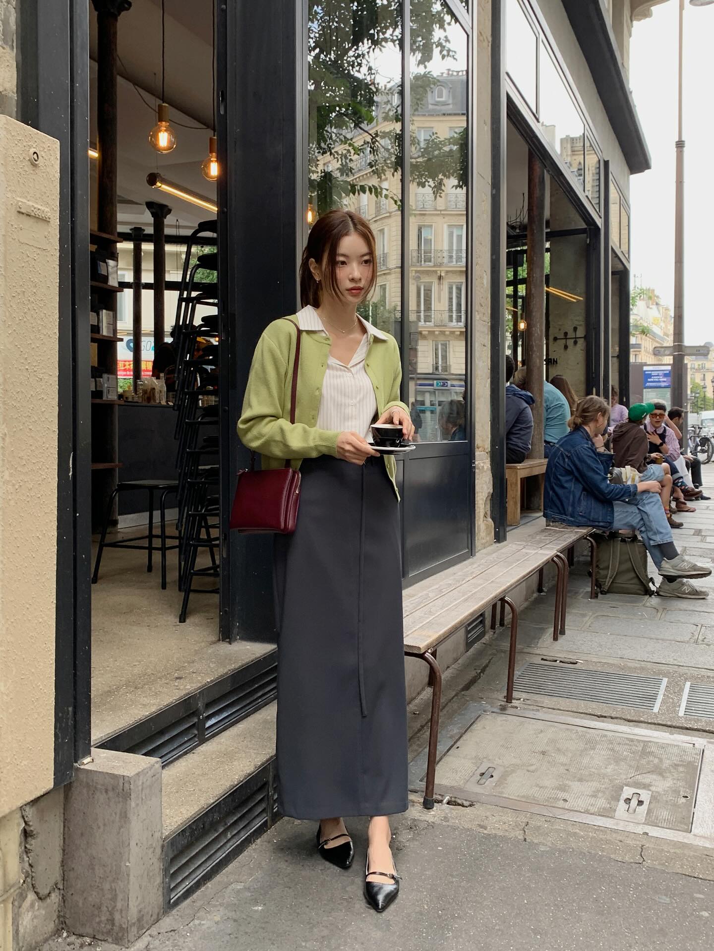 10 Set đồ màu sắc mùa đông giúp nàng nổi bật và thời thượng trong tiết trời lạnh - Ảnh 5. 10 Set đồ màu sắc mùa đông giúp nàng nổi bật và thời thượng trong tiết trời lạnh - Ảnh 5.