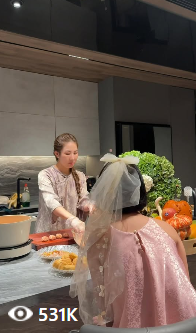 Căn hộ của cô gái 9x Hà thành viral khắp cõi mạng, nhận “bão like” vì đẹp ngất ngây như tranh vẽ- Ảnh 15.