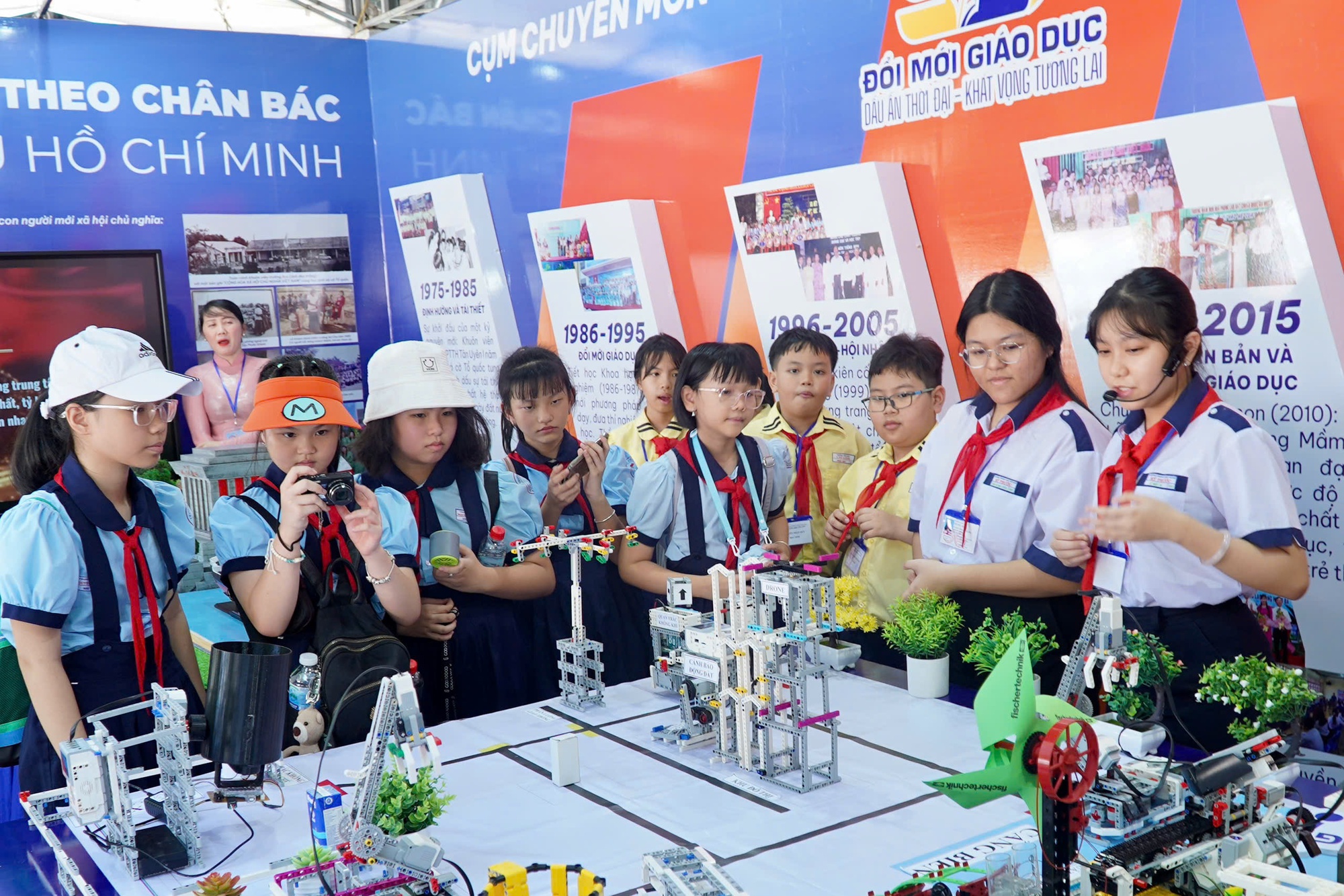 Sở GD-ĐT TPHCM n&oacute;i lại về lịch nghỉ Tết: Học sinh chỉ nghỉ Tết dương lịch trong 1 ng&agrave;y - Ảnh 1.