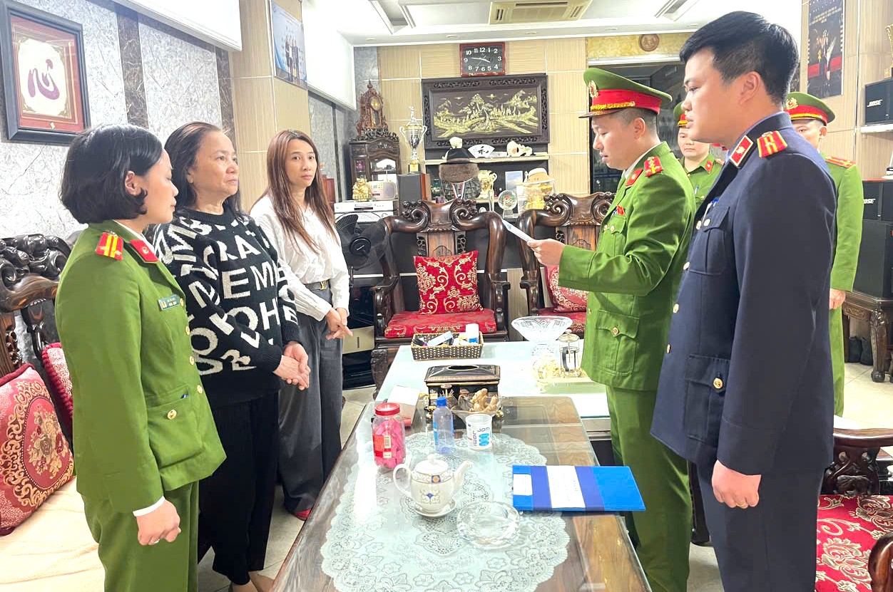 Cơ quan thuế Thanh Hóa nói về tiệm vàng doanh thu 5.000 tỉ đồng và thuế 10 triệu đồng - Ảnh 2. Cơ quan thuế Thanh Hóa nói về tiệm vàng doanh thu 5.000 tỉ đồng và thuế 10 triệu đồng - Ảnh 2.