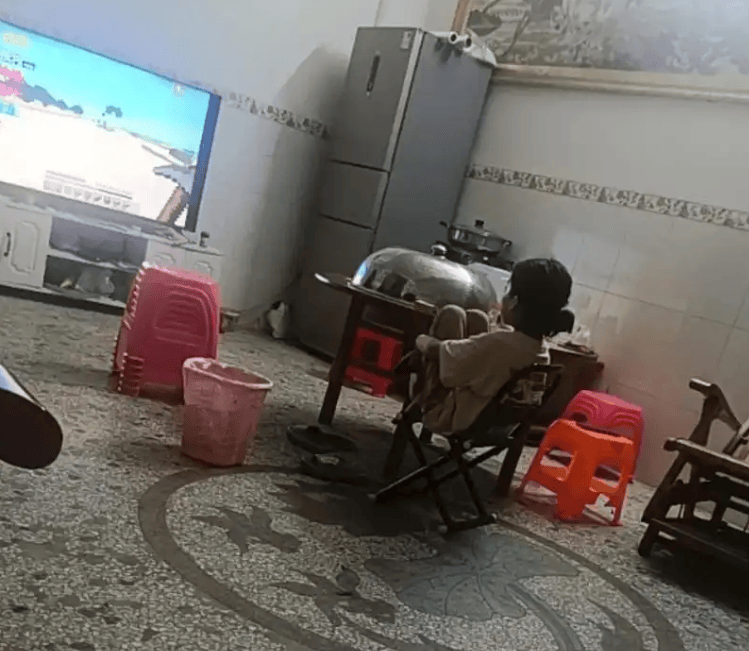 Điều đầu tiên mà trẻ làm khi đi học về quyết định con bạn là 