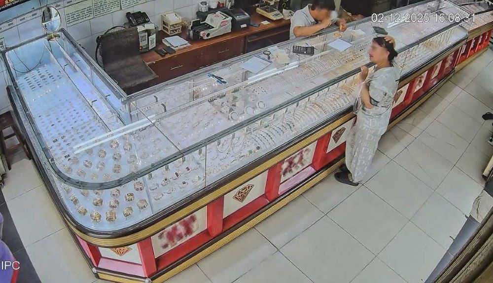 Nữ giúp việc trộm vàng , thách thức công an không đủ chứng cứ tại TP . HCM - Ảnh 2. Nữ giúp việc trộm vàng , thách thức công an không đủ chứng cứ tại TP . HCM - Ảnh 2.