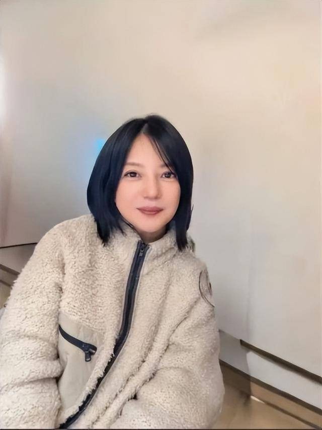 Cuộc sống Triệu Vy sa sút nghiêm trọng: Khó khăn và những hình ảnh gây sốc - Ảnh 2. Cuộc sống Triệu Vy sa sút nghiêm trọng: Khó khăn và những hình ảnh gây sốc - Ảnh 2.