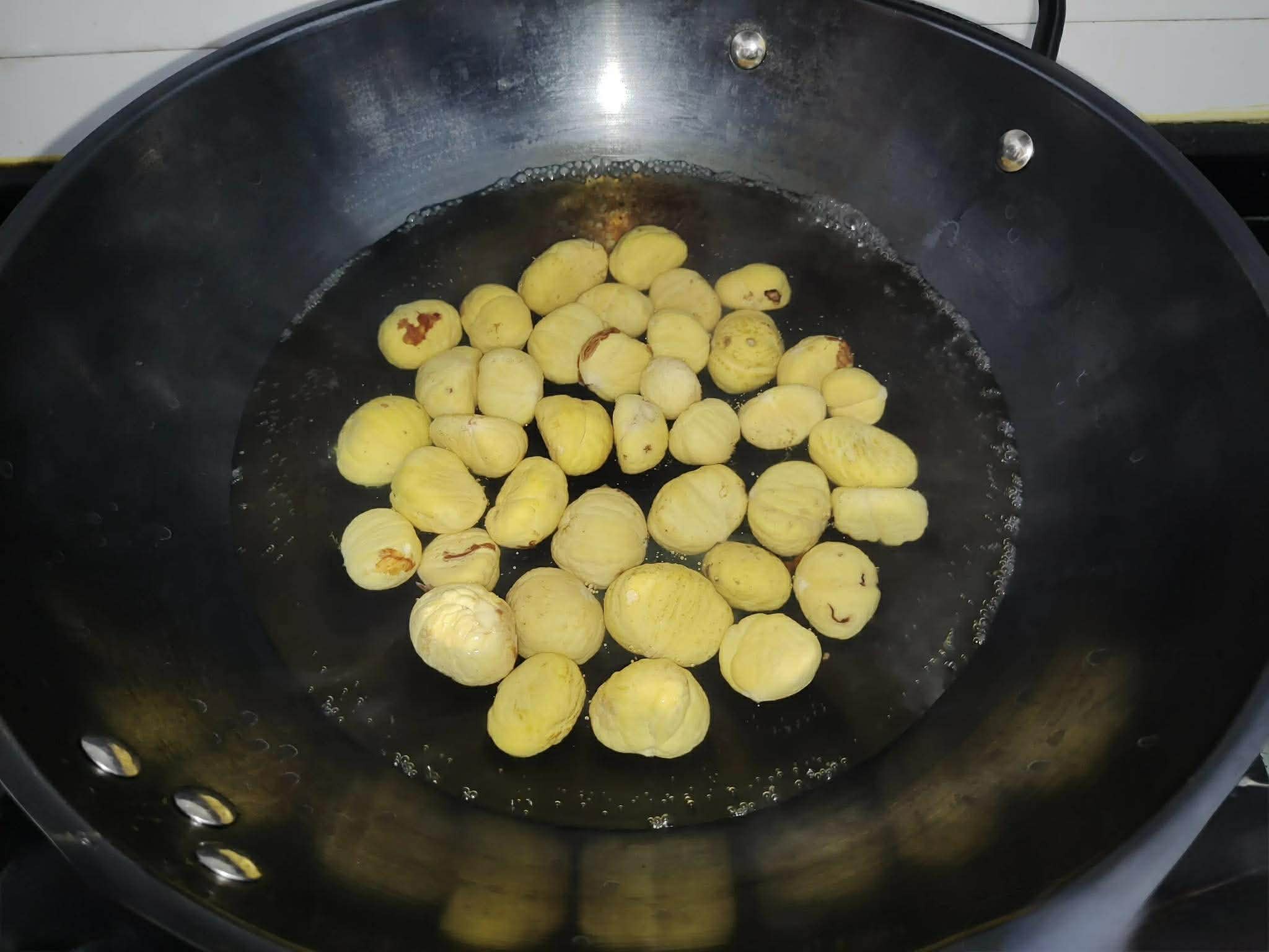 Công thức kết hợp 2 nguyên liệu cho ra món ăn ngon ngay khi vừa chín tới, cách làm đơn giản và cả gia đình sẽ yêu thích. - Ảnh 1.