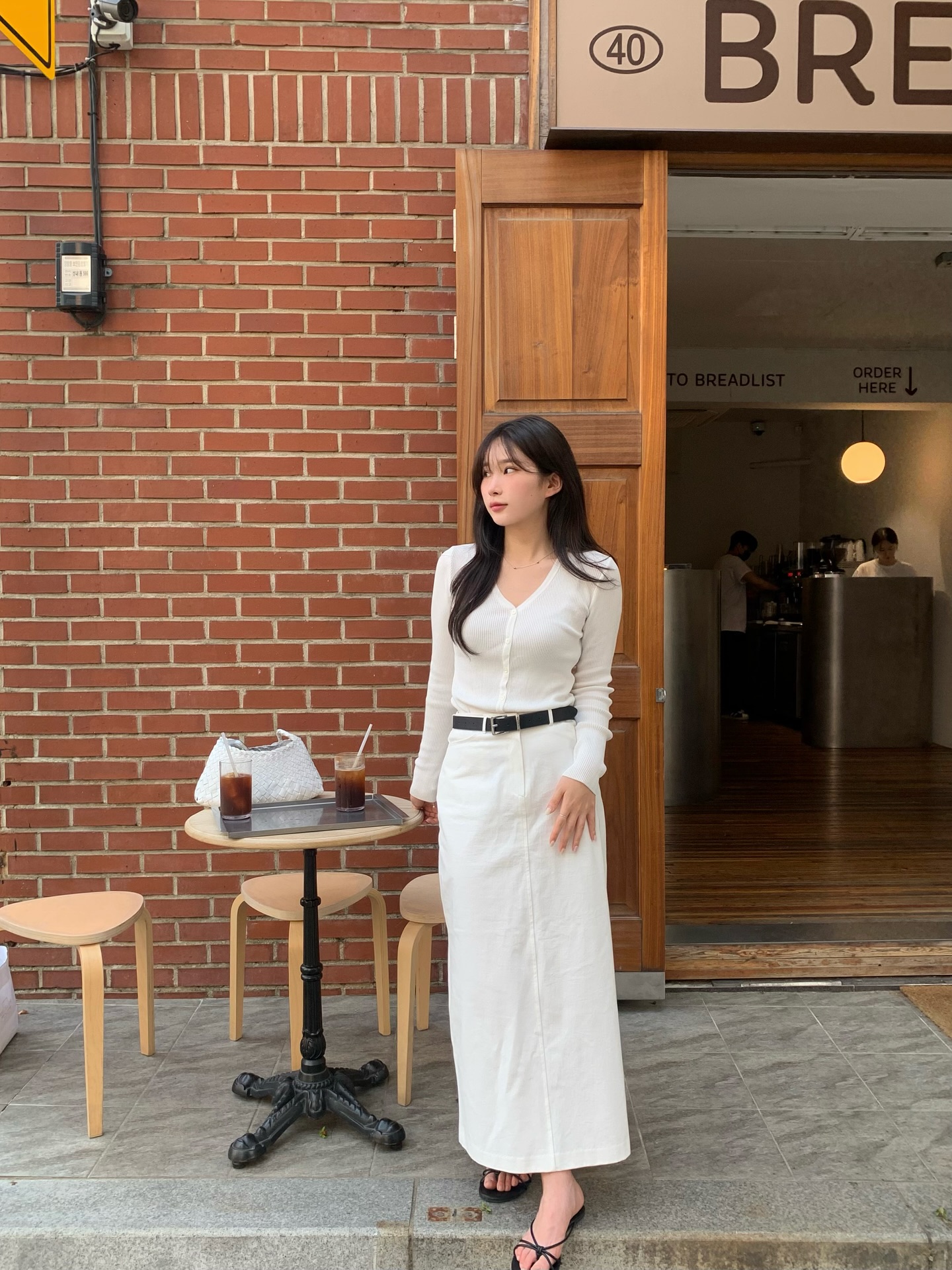 4 Mẫu áo len đẹp giúp dáng thon thả như vừa giảm được vài cân - Ảnh 8. 4 Mẫu áo len đẹp giúp dáng thon thả như vừa giảm được vài cân - Ảnh 8.