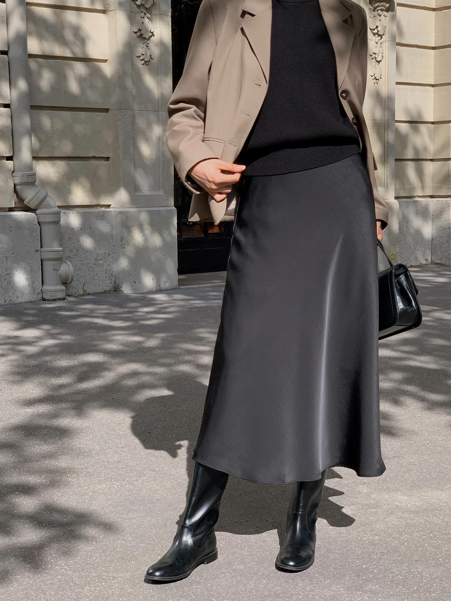 4 Mẫu áo len đẹp giúp dáng thon thả như vừa giảm được vài cân - Ảnh 4. 4 Mẫu áo len đẹp giúp dáng thon thả như vừa giảm được vài cân - Ảnh 4.