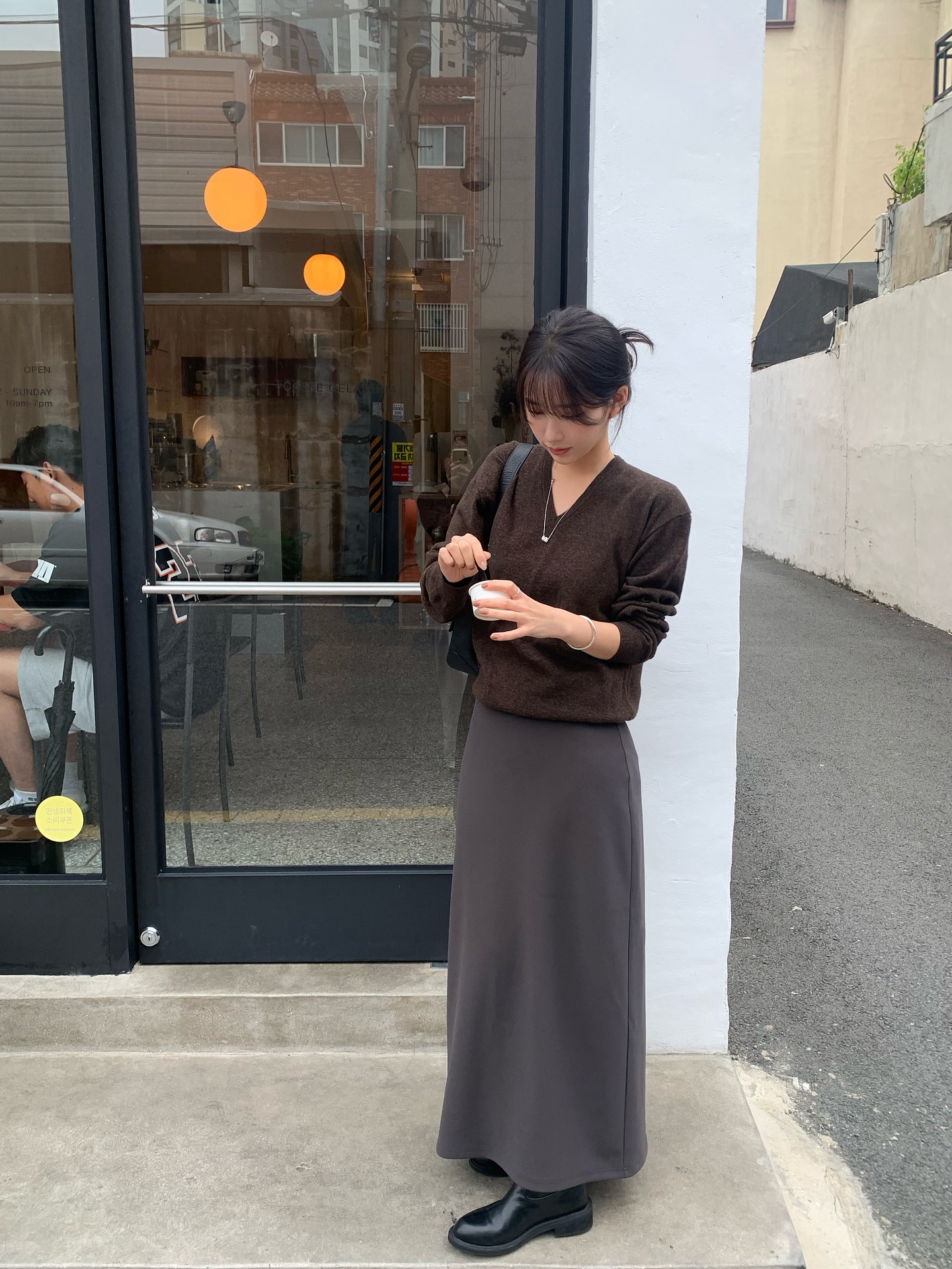 4 Mẫu áo len đẹp giúp dáng thon thả như vừa giảm được vài cân - Ảnh 9. 4 Mẫu áo len đẹp giúp dáng thon thả như vừa giảm được vài cân - Ảnh 9.