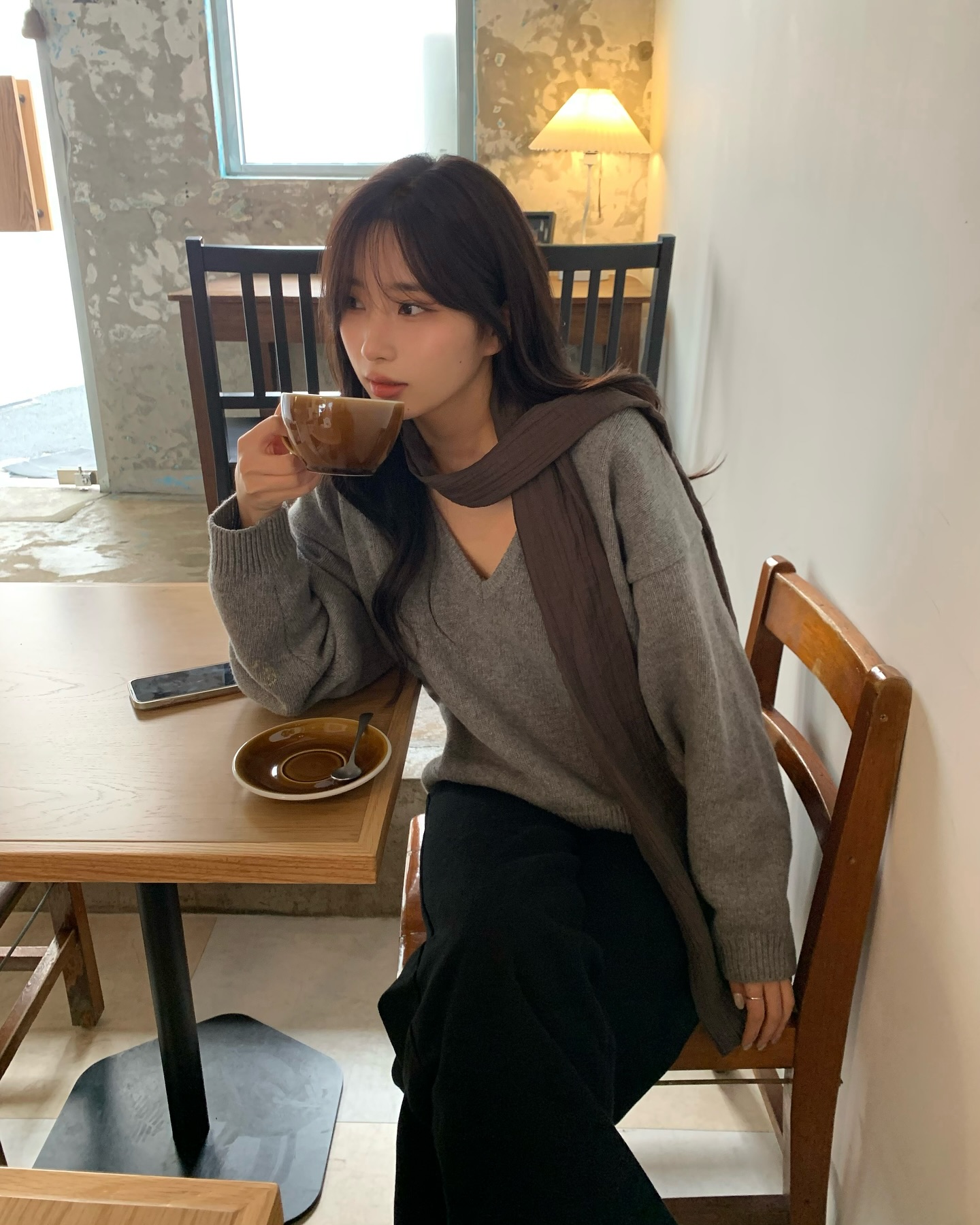 4 Mẫu áo len đẹp giúp dáng thon thả như vừa giảm được vài cân - Ảnh 1. 4 Mẫu áo len đẹp giúp dáng thon thả như vừa giảm được vài cân - Ảnh 1.