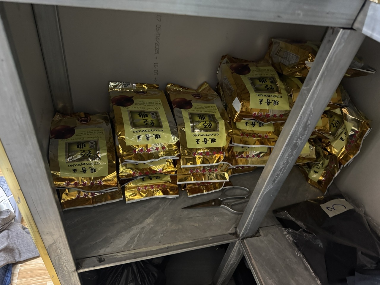 Phá đường dây ma túy xuyên quốc gia, thu giữ 174 kg ma túy và 10 bánh heroin - Ảnh 4. Phá đường dây ma túy xuyên quốc gia, thu giữ 174 kg ma túy và 10 bánh heroin - Ảnh 4.