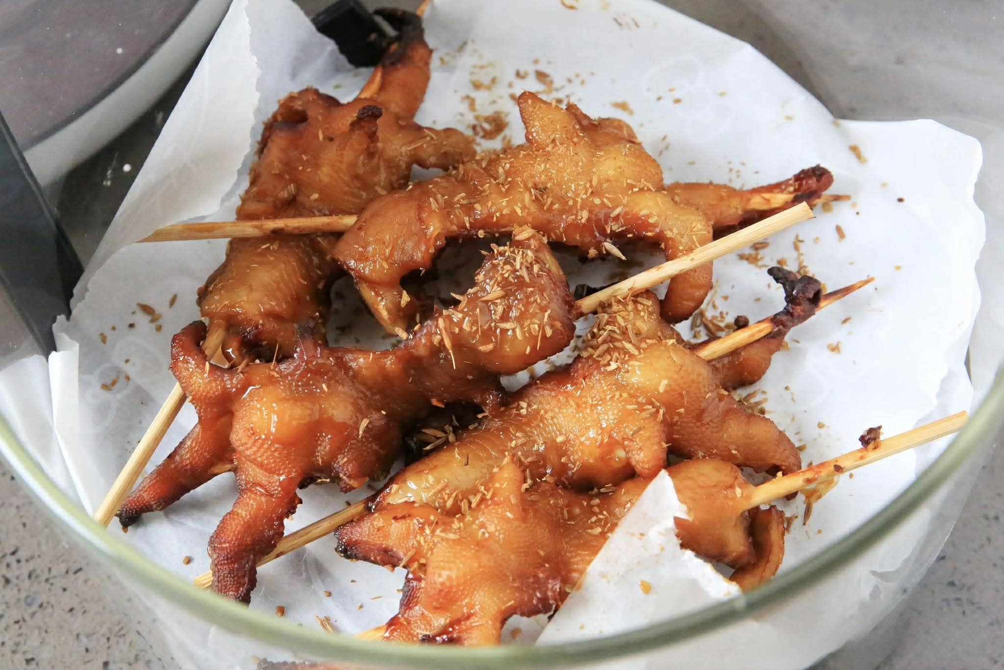 Công thức chân gà rút xương sốt tương đậu ngọt cho ngày lạnh thêm ấm áp - Ảnh 9.