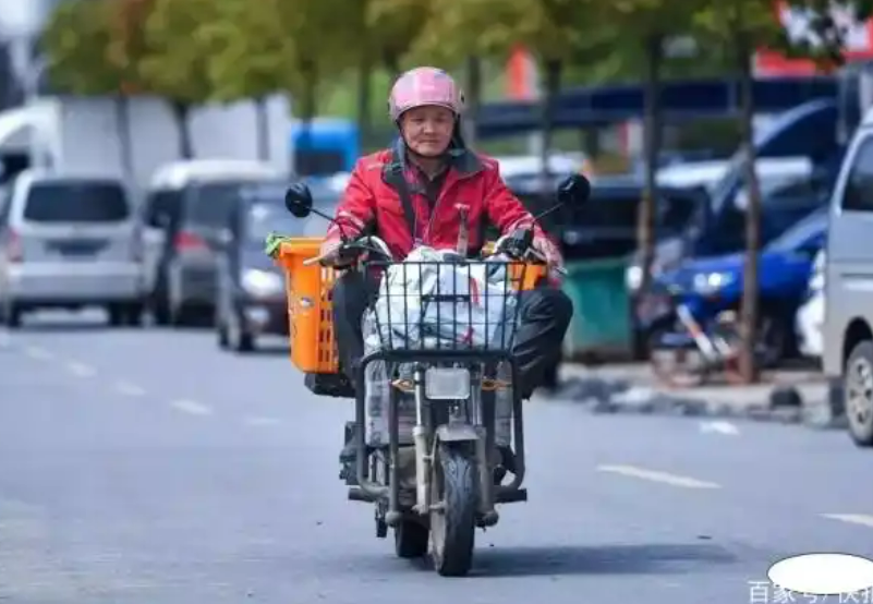 Kha Đại Dũng - người shipper 45 tuổi sở hữu tài sản khổng lồ tại Trung Quốc - Ảnh 2.